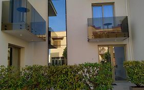 10 Catalani Rooms